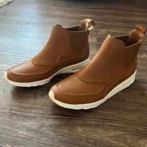 Nike women’s Air Max Thea mid bootie! Rare find!